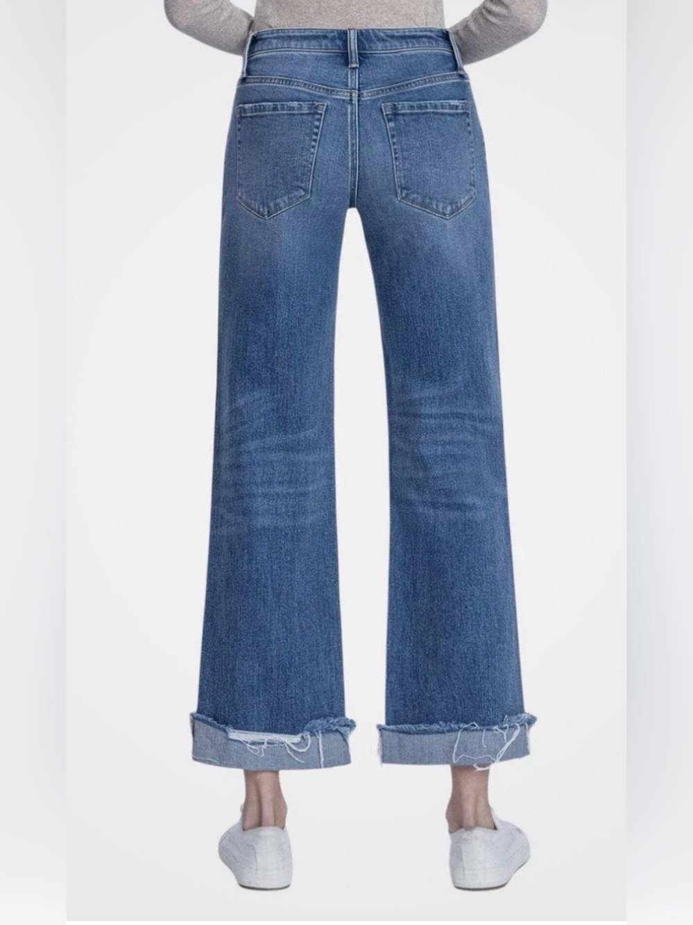 Vervet Mid Rise Distressed Cuff Slim Wide Leg Jeans Medium Wash 27” Inseam T7245
